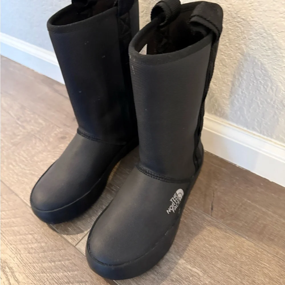 The North Face Waterproof Winter Boots - Picture 3 of 5